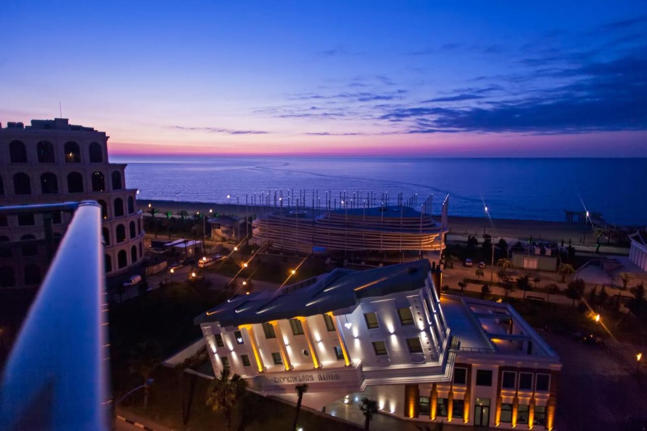 Sea View Rock Hotel Batumi Bagian luar foto